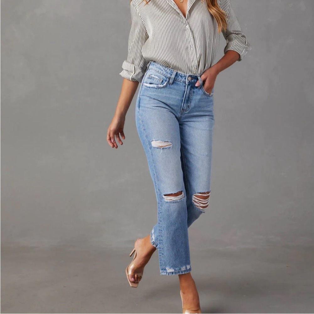 Distressed cropped jeans - Picture 2 of 11